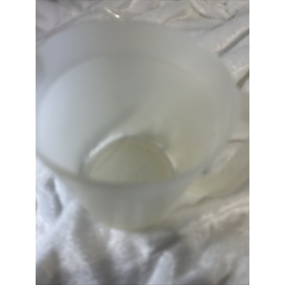 Vintage Tupperware #1575 Sheer 1.5 Qt Beverage Pitcher w/ Blue Push Button‎ Seal - Picture 4 of 7